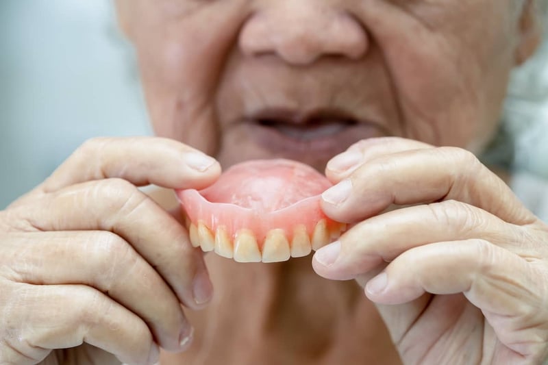 wearing-dentures-2